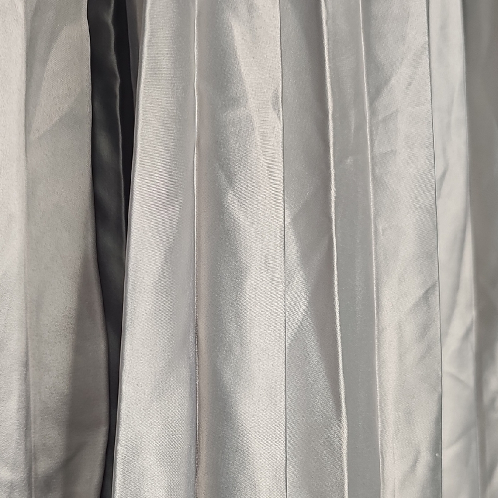 H&M Shiny Silver A-Line Skirt - Picture 4 of 6